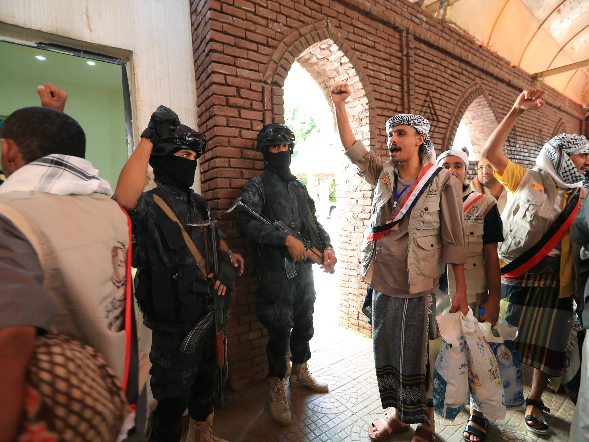 Iran-Krieg im Live-Ticker: Saudi-Arabien und Houthi-Miliz liefern sich Angriffe am Bab al-Mandeb