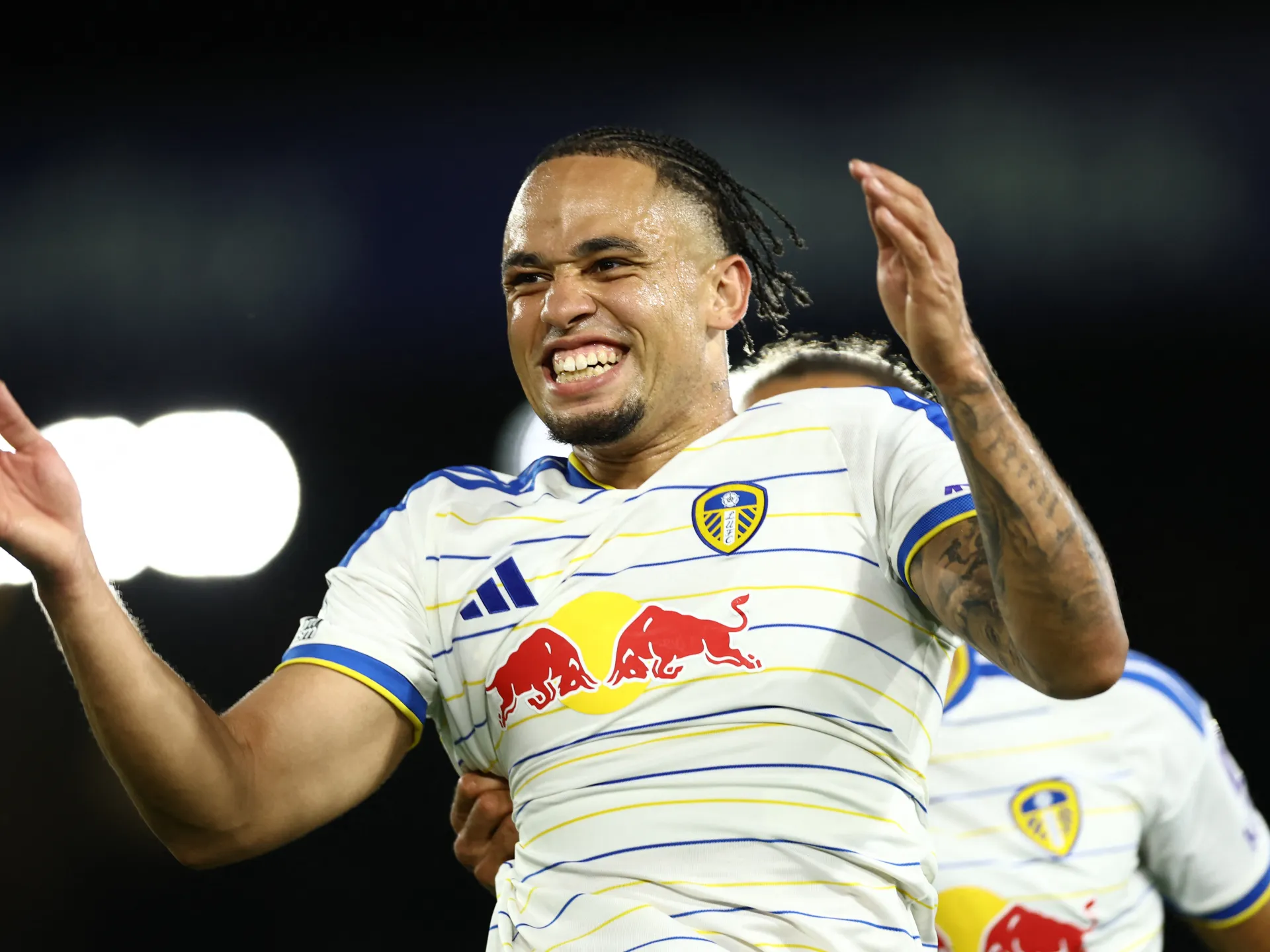 Leeds United schlägt Newcastle mit 4:1 und klettert auf Tabellenplatz drei der Premier League