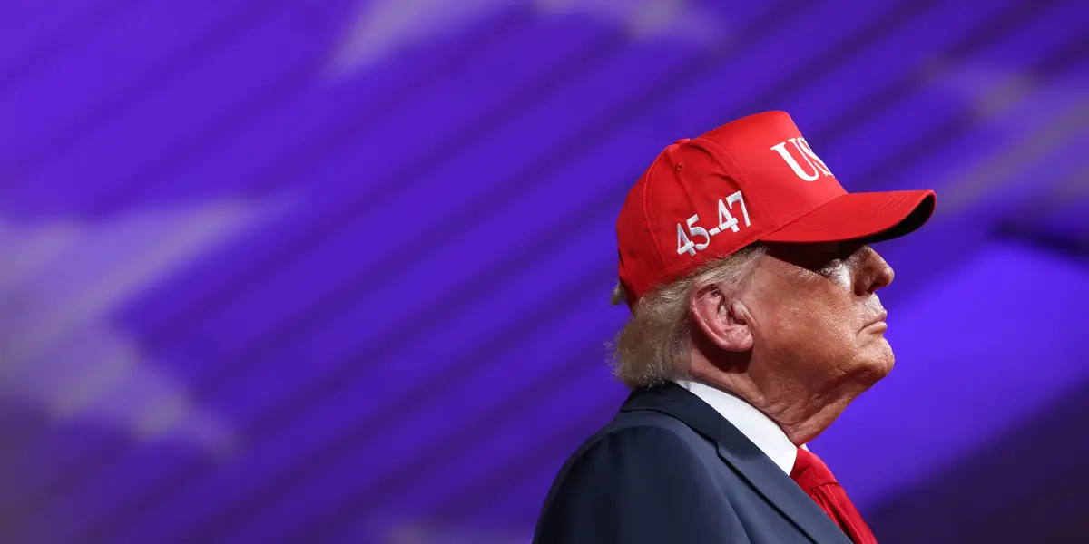 Trump kündigt neue „KI-Truppe“ an, verspricht aber, die KI nicht zu „erwürgen“