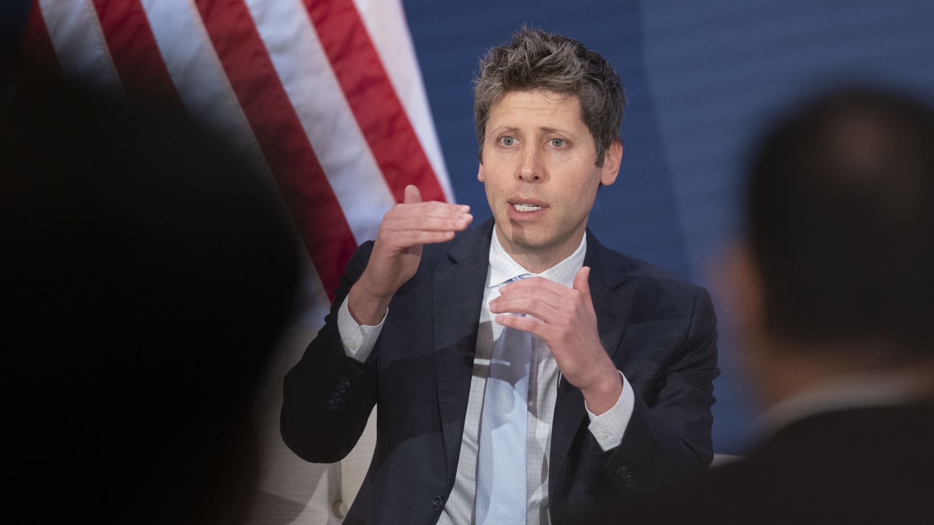 OpenAI-Chef Sam Altman erklärt, wie und warum die KI-Branche das Tempo drosseln will: „Wir könnten die Kontrolle verlieren“