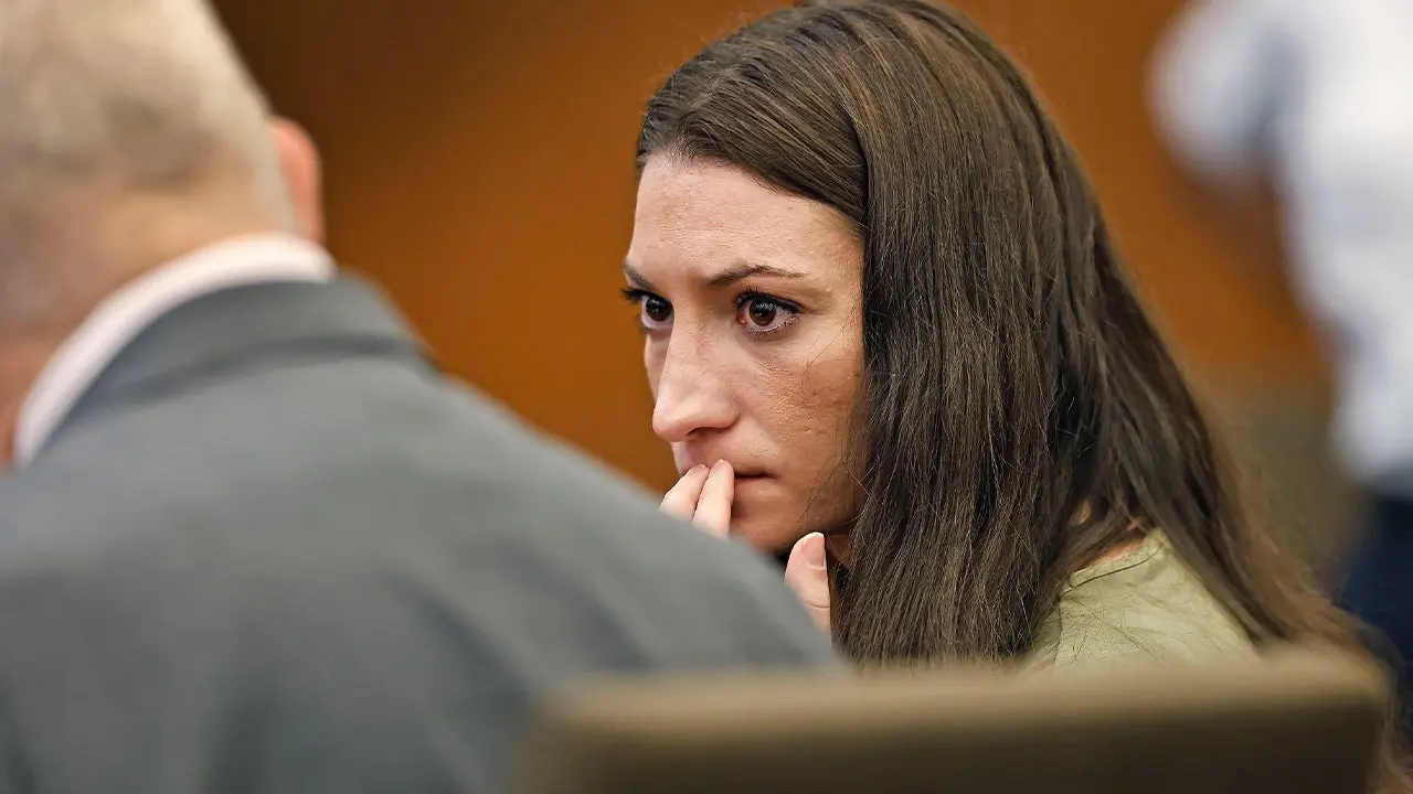 Einziger abweichender Juror im Lindsay-Clancy-Prozess demonstrierte die Tötungen bei Beratungen, sagt anderer Geschworener