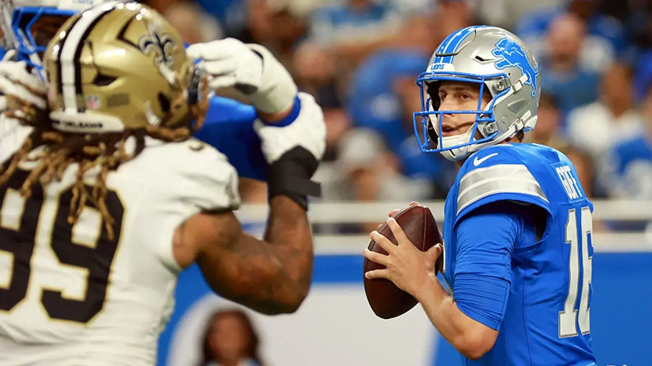 Saints-Defense wird Touchdown gegen Lions aberkannt, nachdem Jared-Goff-Fumble sensationell zurückgenommen wird