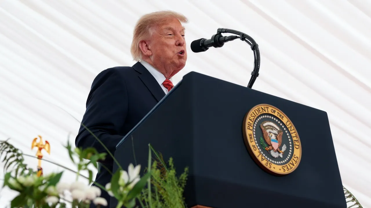 Trump sagt, er würde eine Wiedervereinigung Irlands als eine Nation „lieben“