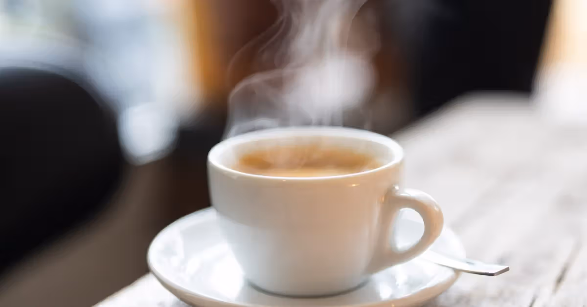 Sehr heißer Kaffee und Tee können Speiseröhre schädigen und Krebsrisiko erhöhen