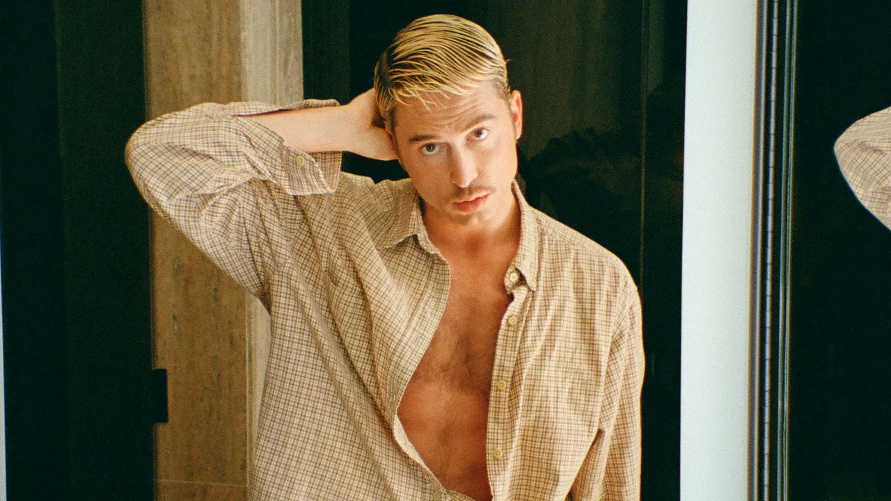 Benito Skinner über „nasty“ Style und Schnäuzer-Reveal bei der NYFW