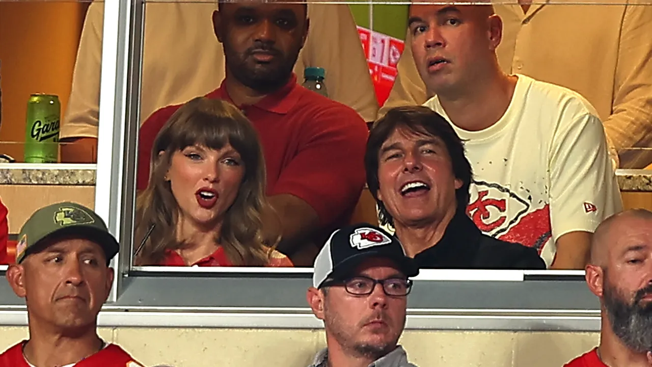 Tom Cruise und Taylor Swift beim Football