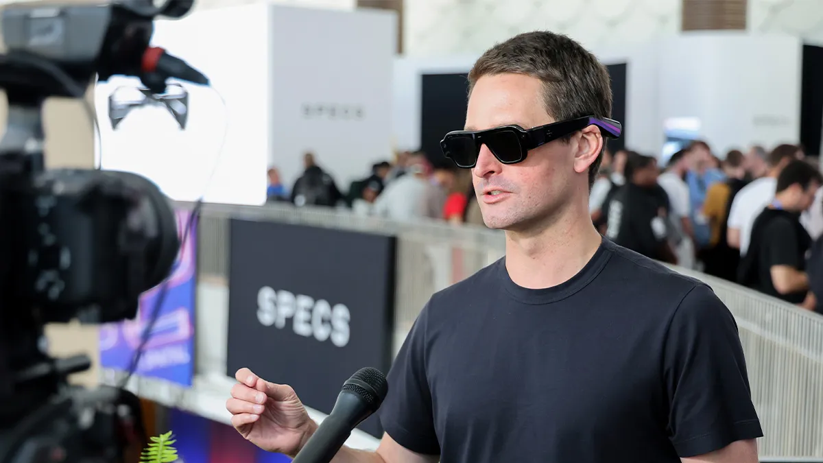 Kann Evan Spiegel von Snap Ihnen einen Computer für Ihr Gesicht verkaufen?